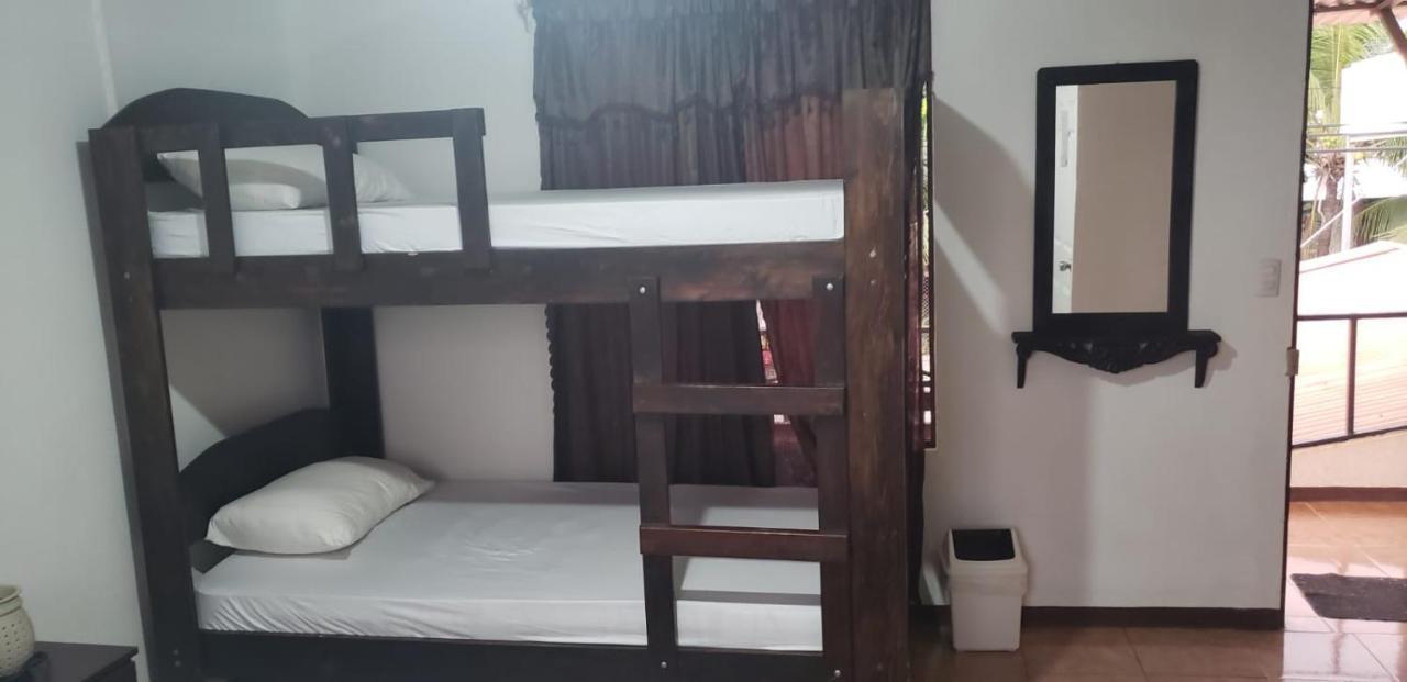 Cabinas Playa Bandera Apart otel Parrita Dış mekan fotoğraf
